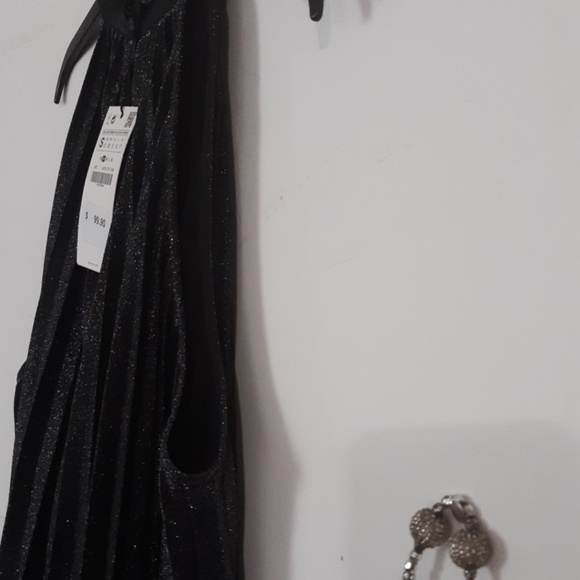 Dress - Picture 6 of 6